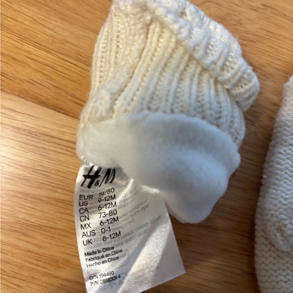 H&M Knit Mittens Cream 9-12 months - Picture 3 of 3